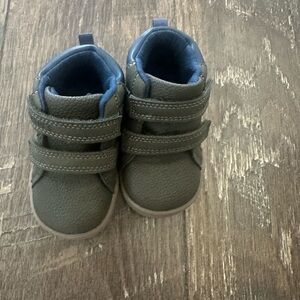 Carters shoes size 3M